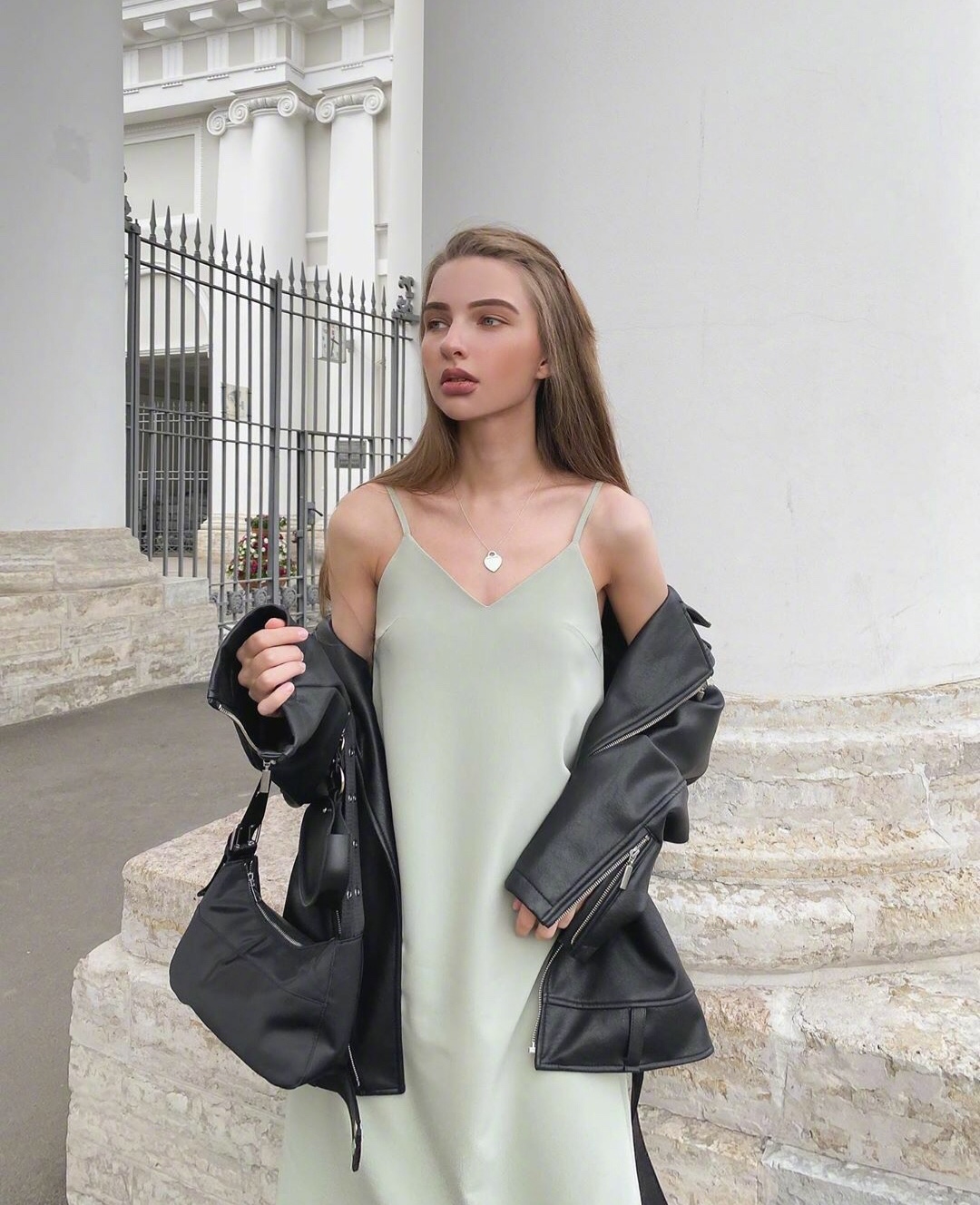 俄罗斯博主cheriedari,教你穿出简约时髦范儿_手机搜狐网