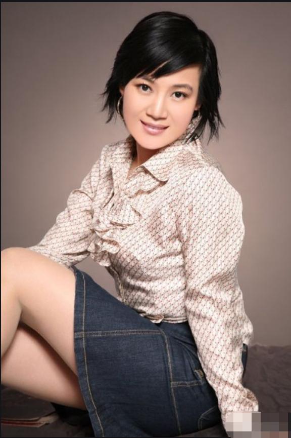 央视女主持, 嫁大16岁富豪却惨遭净身出户, 争遗产与继子法庭见_徐琤