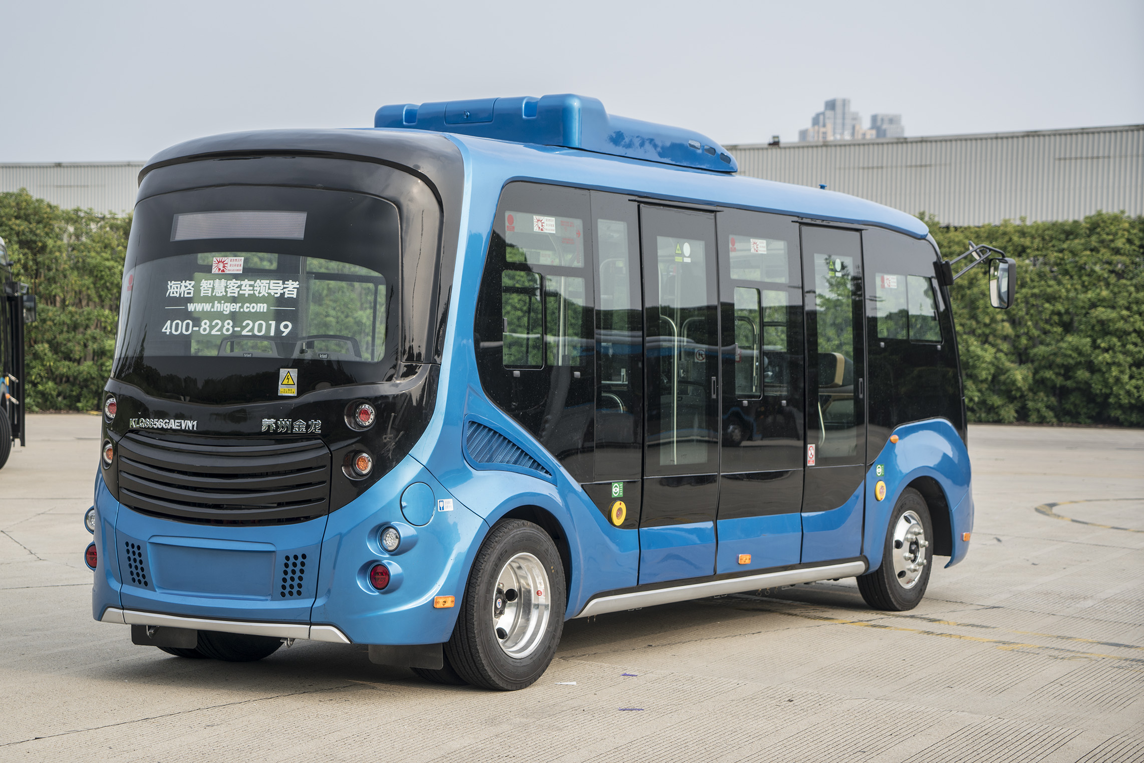 行业首款8米级低入口公交:klq6856