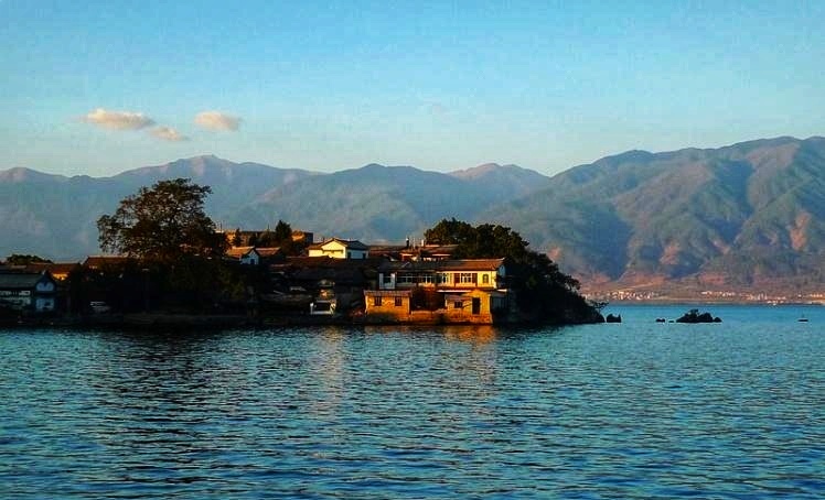 雲南大理洱海,高原湖藍到心碎