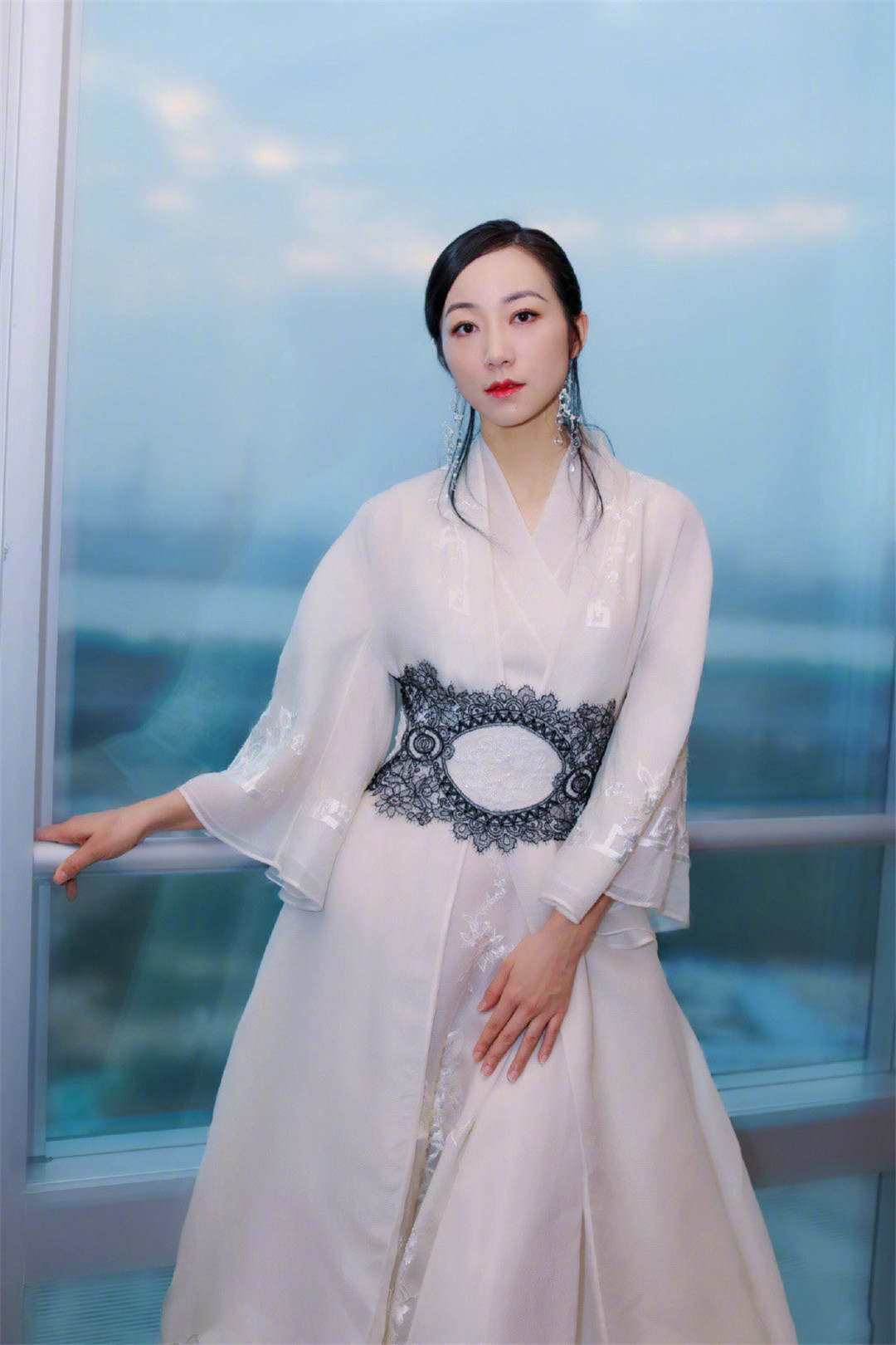 韩雪白色汉服古装唯美活动写真
