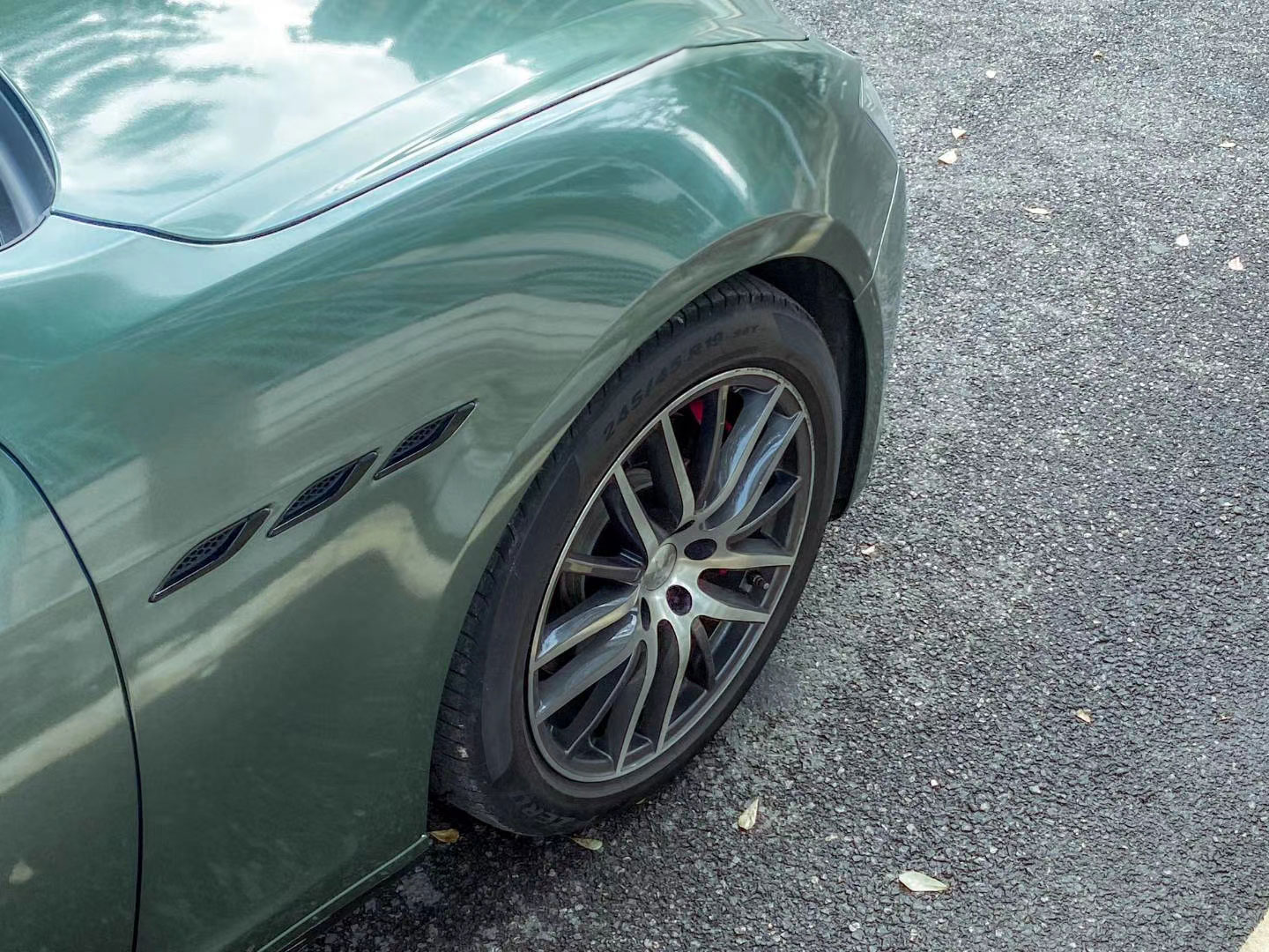 玛莎拉蒂改色冷杉绿,不一样的范儿一样的撩妹!_手机搜狐网