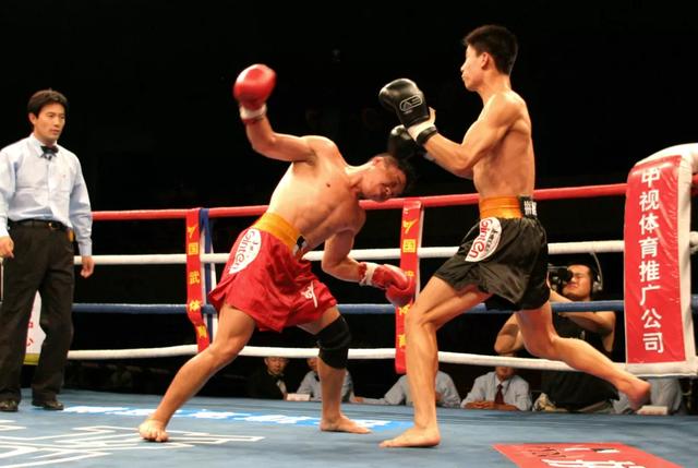 散打王名将戴双海的拼搏人生白天训练晚上打工