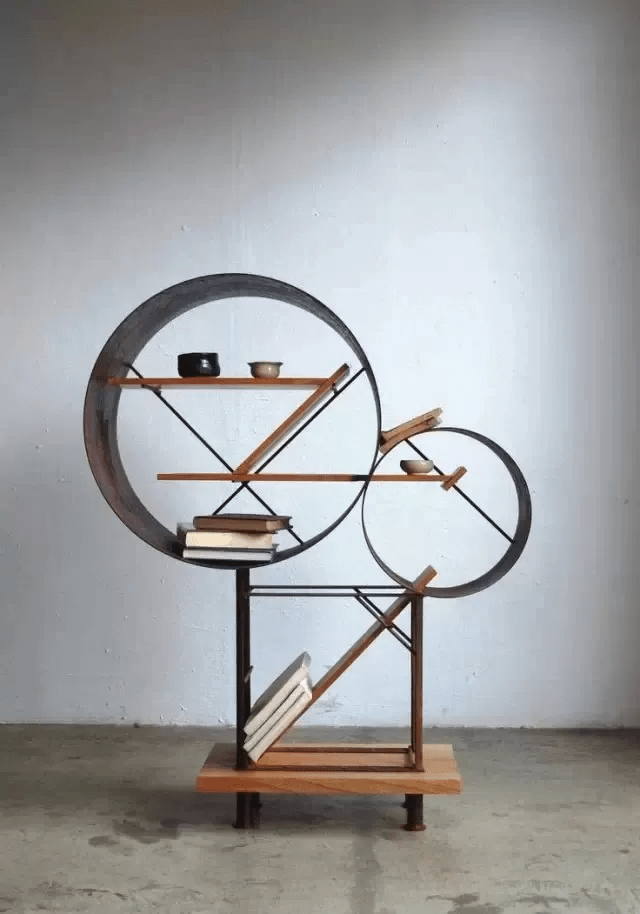 非对称设计最大胆的突破就是空间的不对称,彻底打破家居立体的平衡和