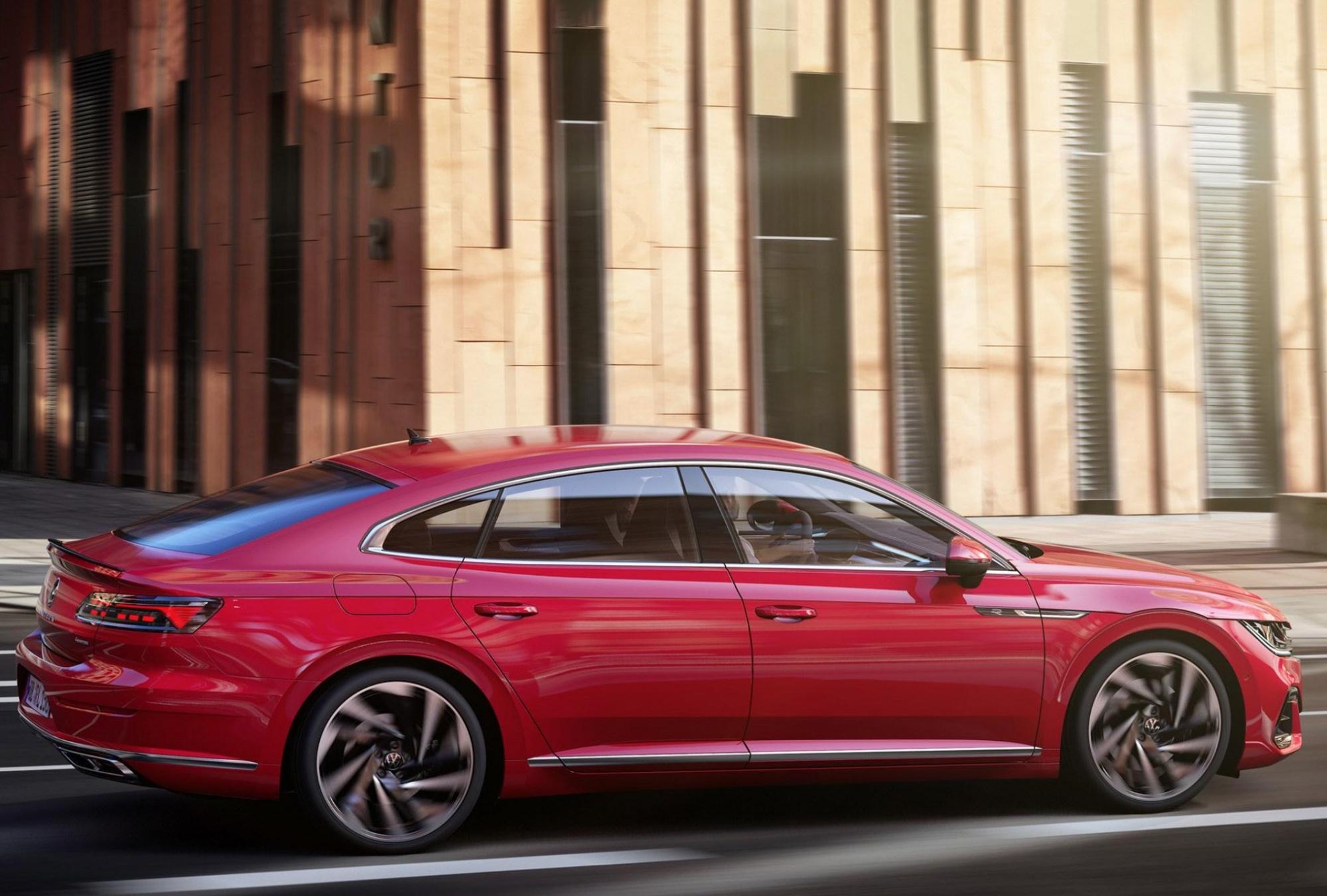 被誉为最美大众轿跑式车身无边框车门20t怼出320匹马力