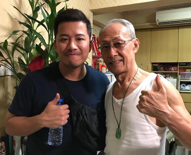 44岁香港男歌手含泪宣布出柜:很紧张,但我自豪_徐智勇