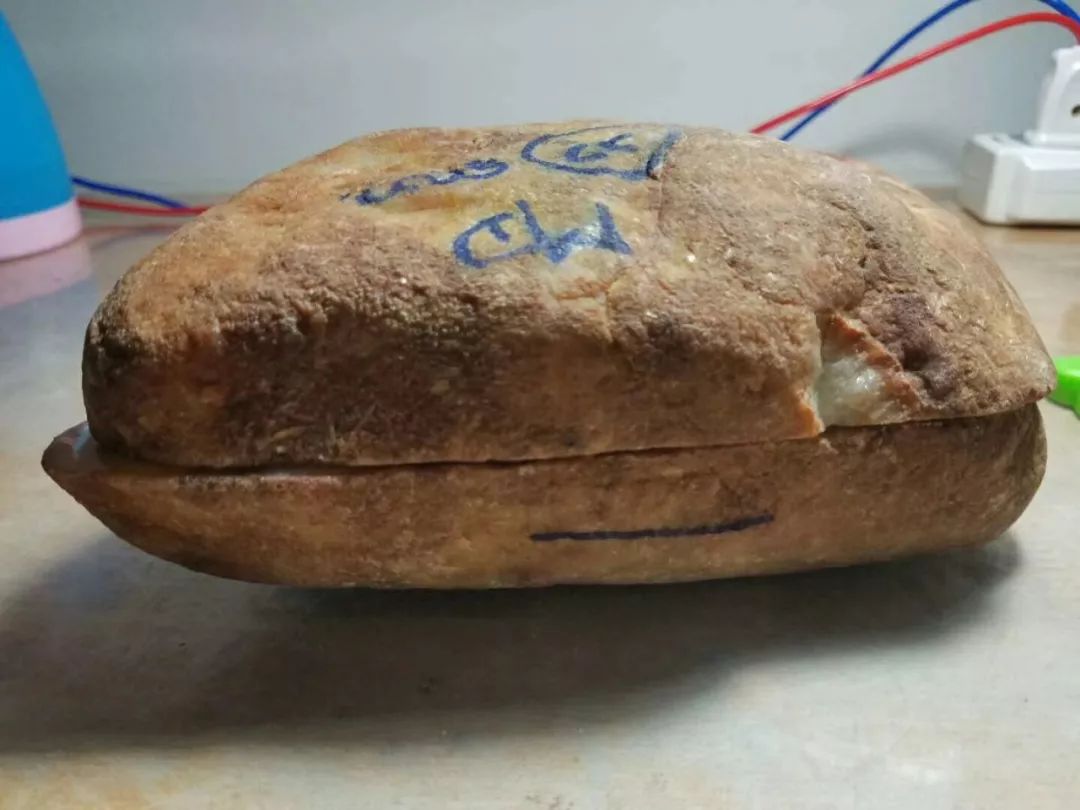 6500买下的木那翡翠原石,一刀切开太美了,木那果然出奇迹!