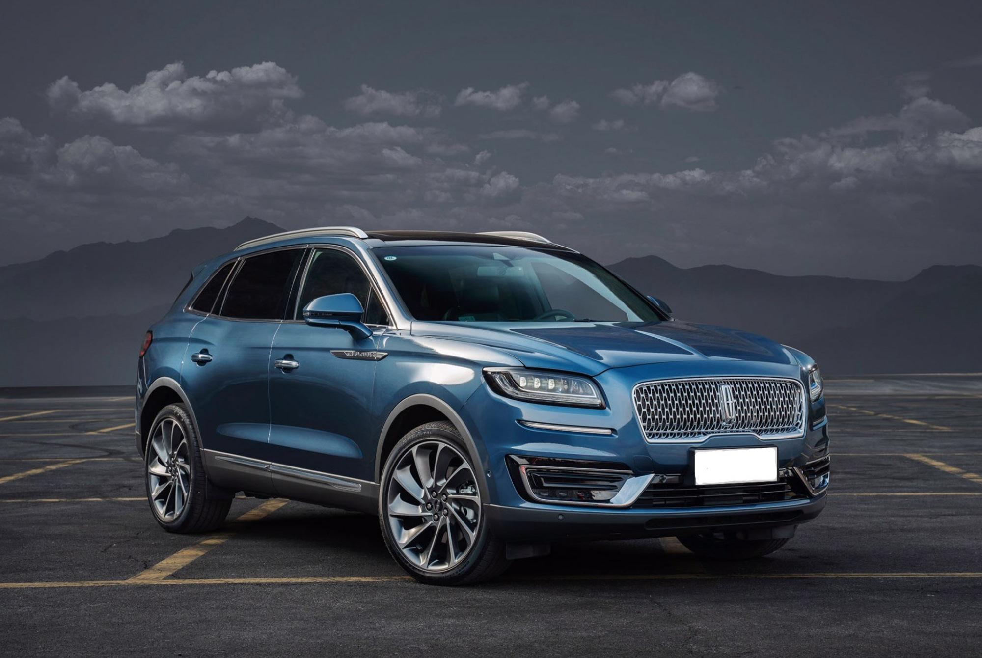 又一行政级suv车长4米97色氛围灯一脚油门322匹马力