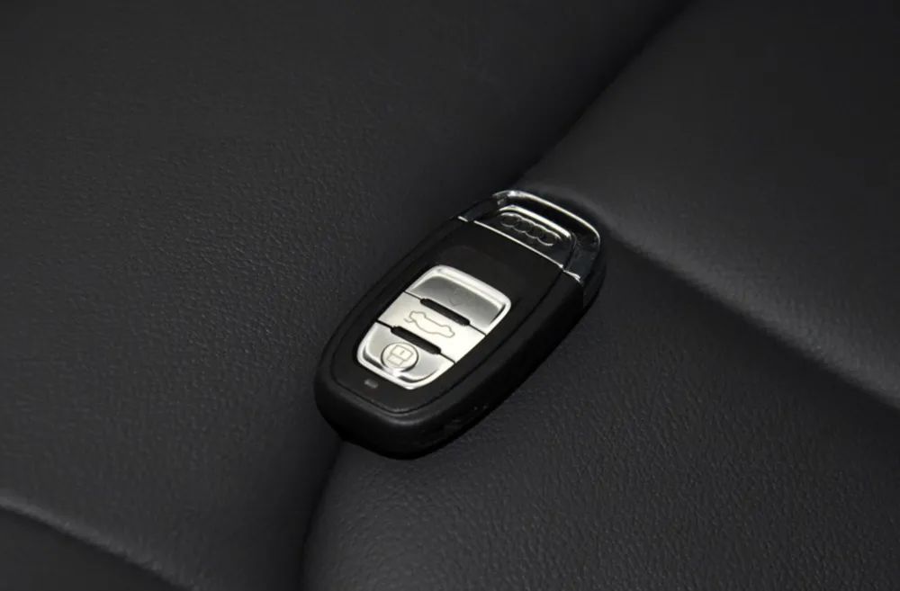 红旗h9 2.0t车型车钥匙但展厅这台2.