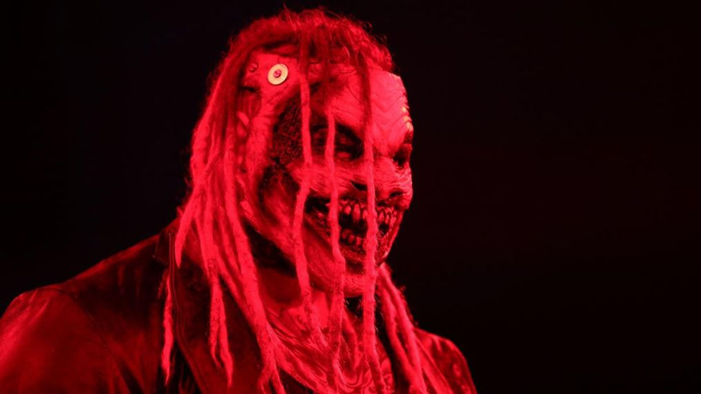 亚历克莎·布利斯进一步解释说,邪神的面具和那个人皮灯笼非常可怕,当