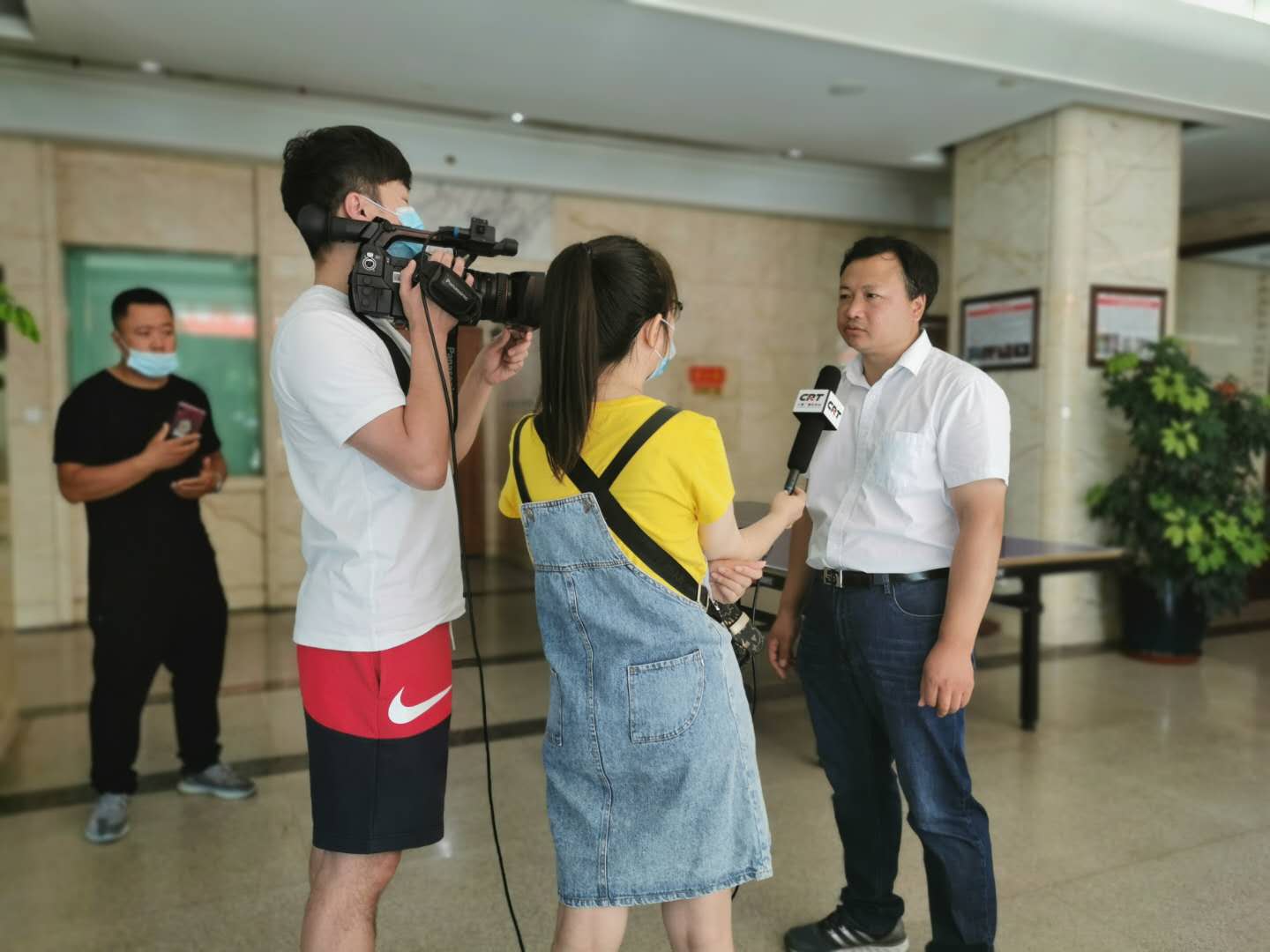 为了龙江兄弟张彪的生命全国爱心人士踊跃捐款爱如潮水涌春城