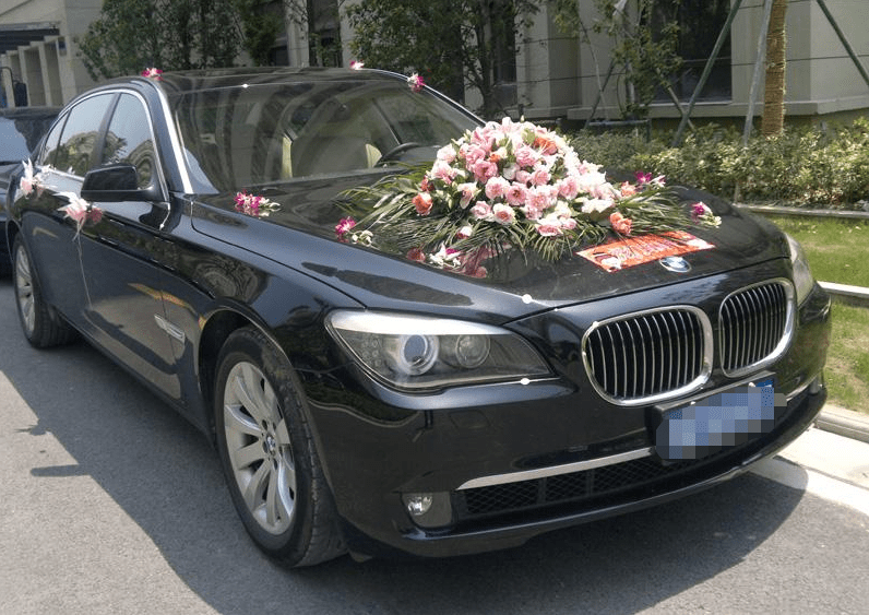 河南小伙花20万买宝马7系库存车,专职跑婚庆,一年回本了_手机搜狐网