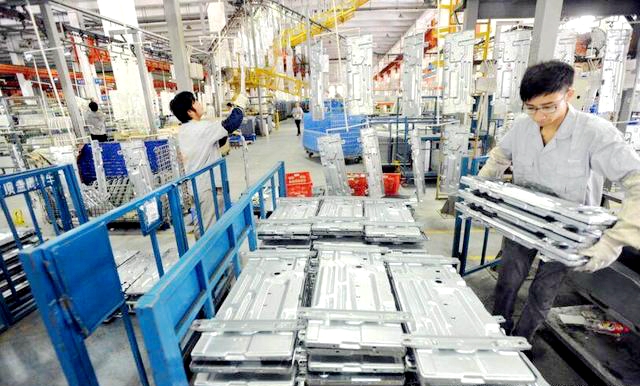 武汉电器厂车间探访,在格力工厂车间上班,是一种什么体验_生产