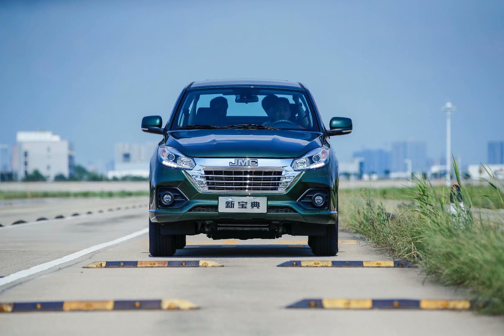 江铃皮卡新宝典上线发布在即敬请期待