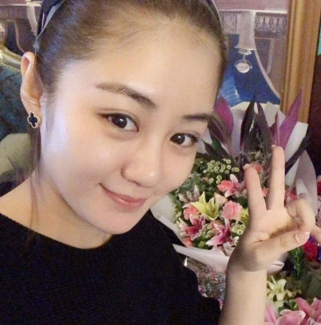 原创赵本山的大美女徒弟放弃事业选择爱情现在过得好吗