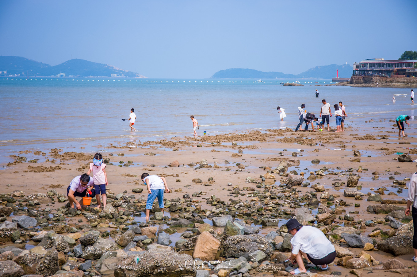 山东青岛小众沙滩崂山脚下的五渔村赶海拍照好去处