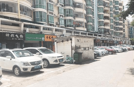 丰泽区泉秀街道温秀街无人小房子伫立路边多年