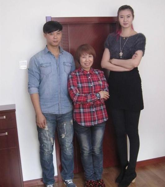 身高2米的篮坛"女神",婚后不久丧夫,婆家劝她找个好人家嫁了