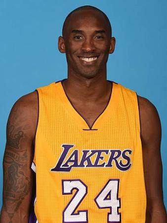 加索尔携妻子与瓦妮莎出游,抱着科比小女儿超暖心,网友:够兄弟