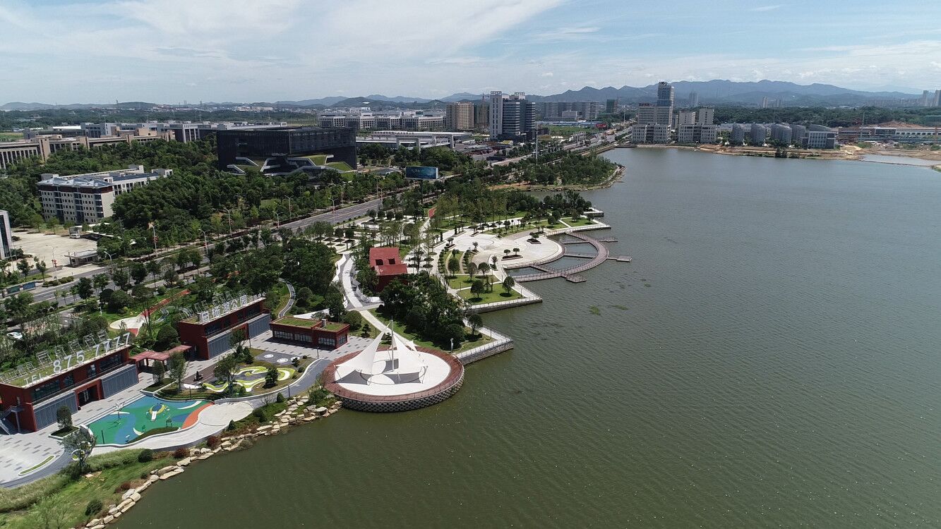 十年奋斗看新港区的蜕变