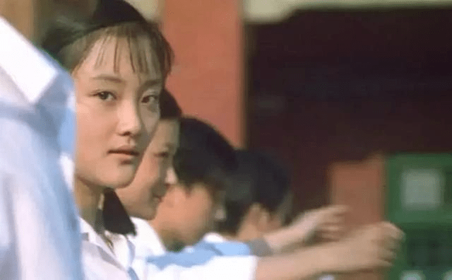 17岁的李小璐凭借《天浴》已经是金马影后了,难怪她会辜负贾乃亮-搜狐大视野-搜狐新闻