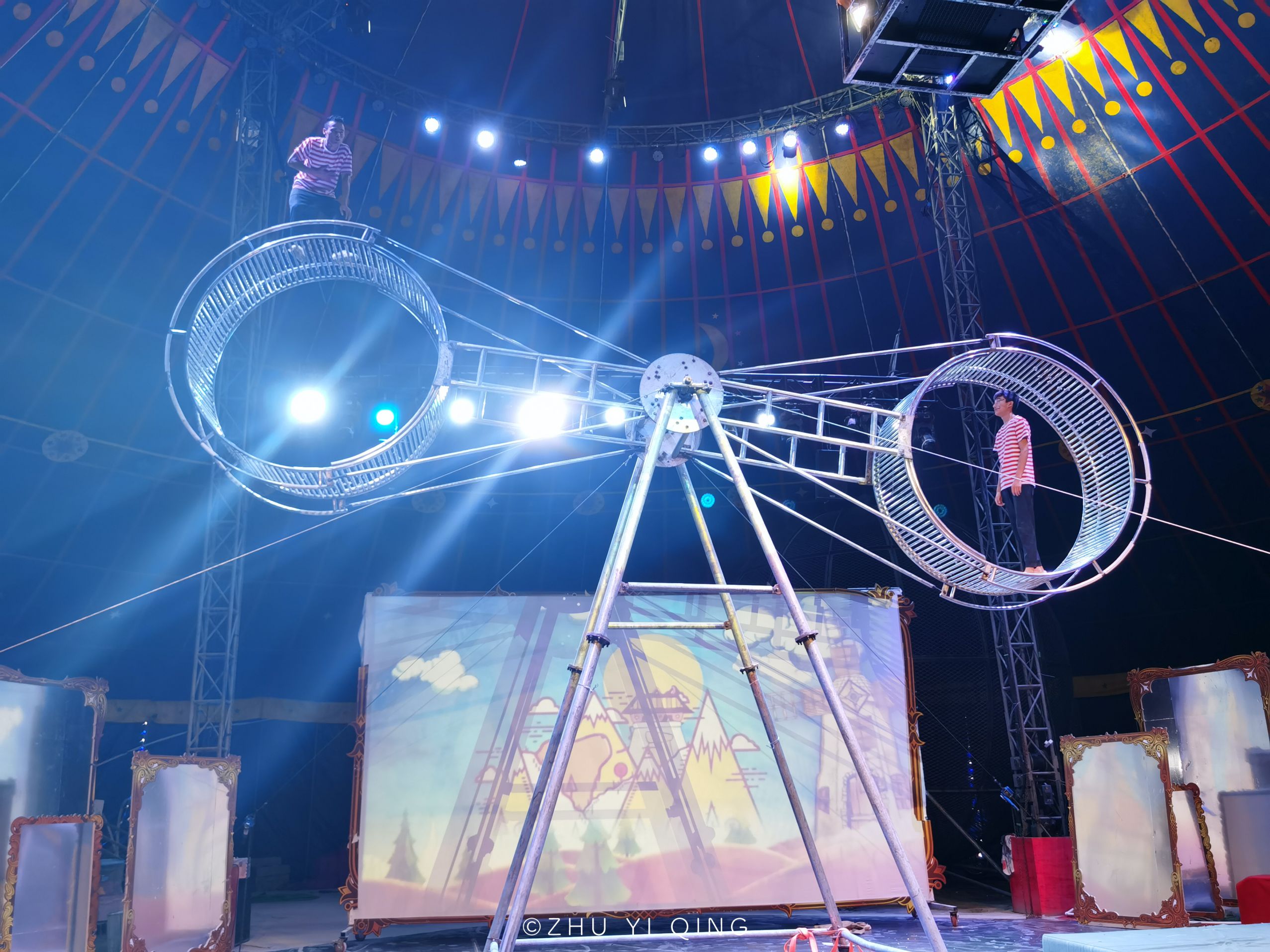 上海最受欢迎的亲子旅行地,魔法与杂技双重享受,熊孩子吵着要来_手机