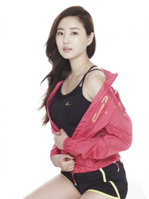 金莎朗为保持身材生菜当零食童年照被网友骂丑时隔5年出演新剧