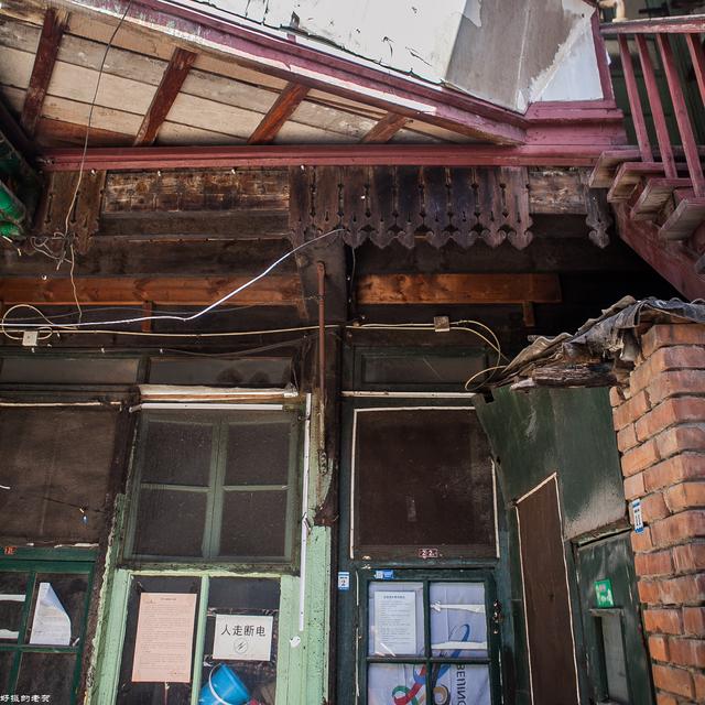 八大胡同之首陕西巷52号,小凤仙所在的云吉班旧址陕西巷52号的门楣并