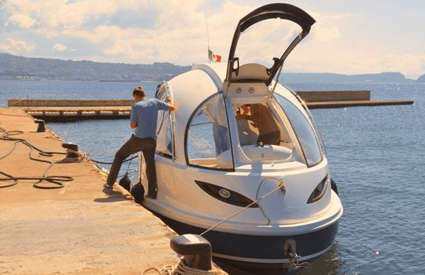 世界上最小的游艇起步价达177万仅8米长可乘12人