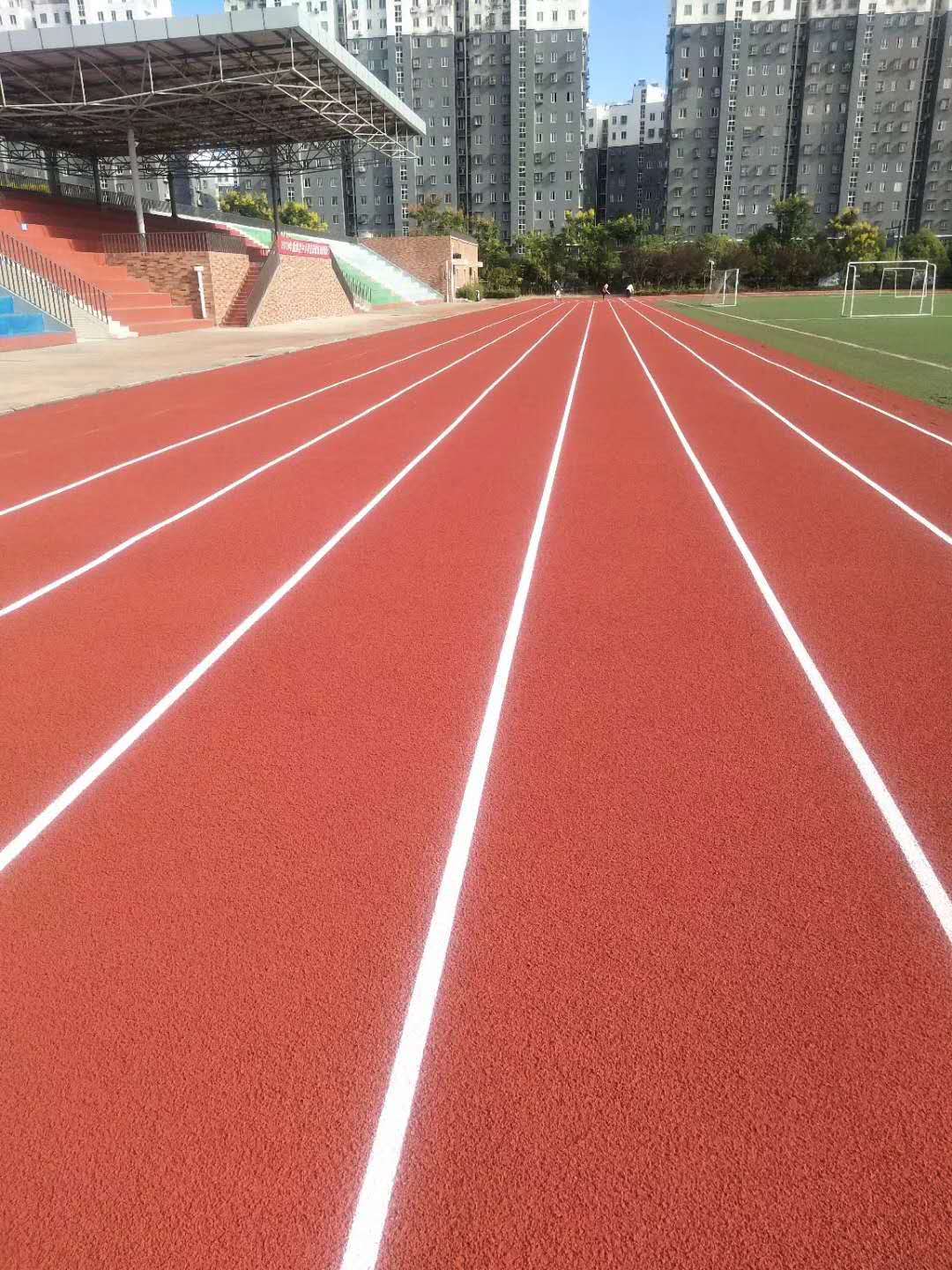 学校操场13mm透气型塑胶跑道