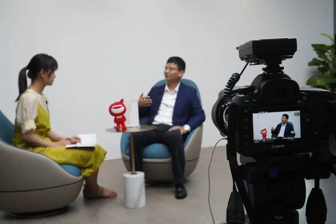 先进制造业集群企业专访：制定行业标准 致力做全球智能拍摄引领者