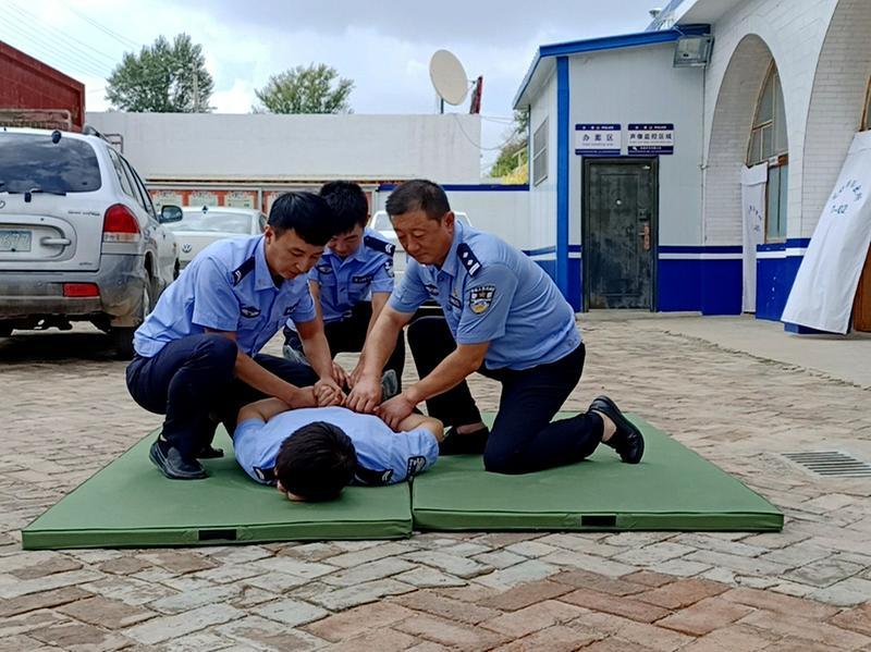 "小课堂"提升战斗力