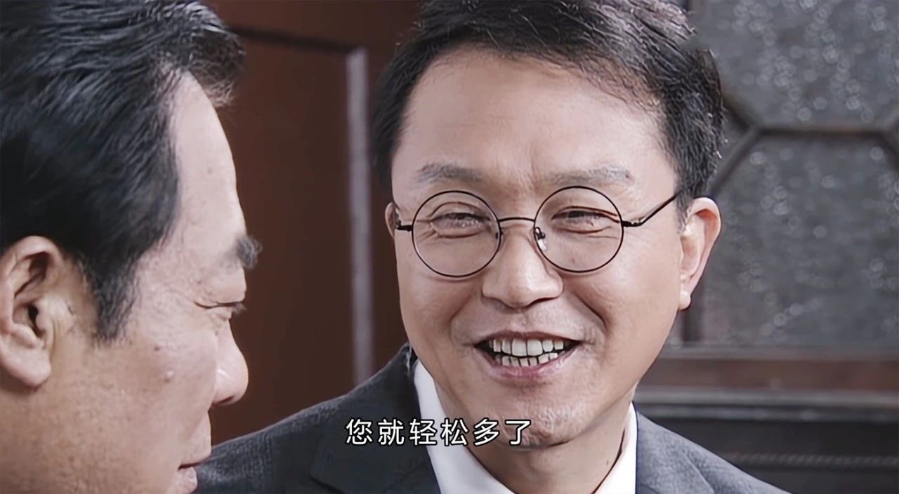 在余则成的对手中,吴敬中太贪,陆桥山太迷,马奎太蠢,只有李涯的素质能