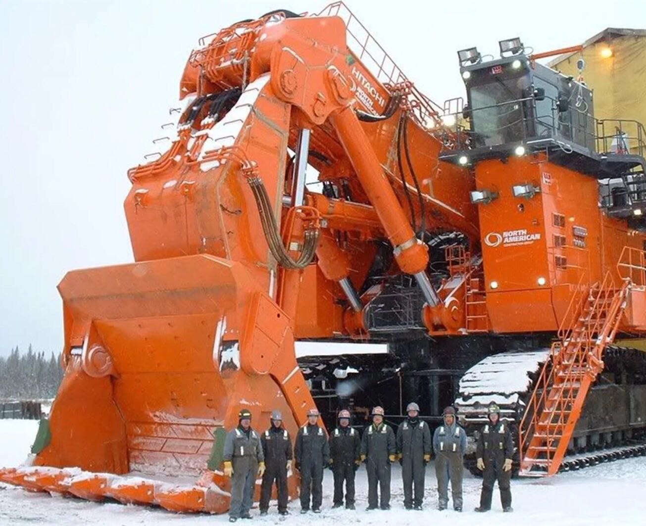 世界上最大的挖机图片