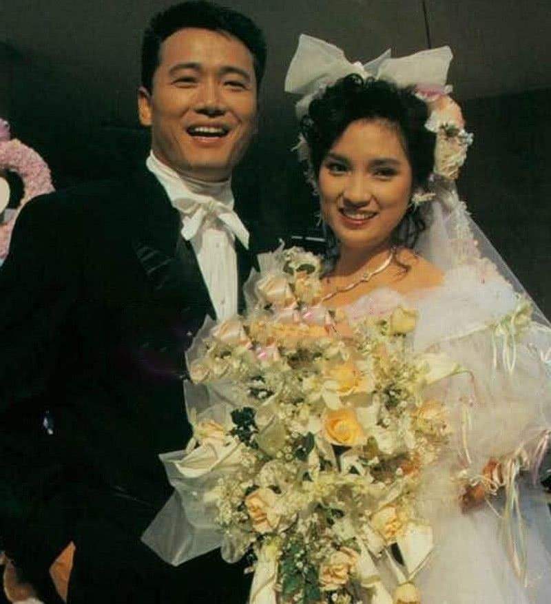 苗侨伟老婆图片