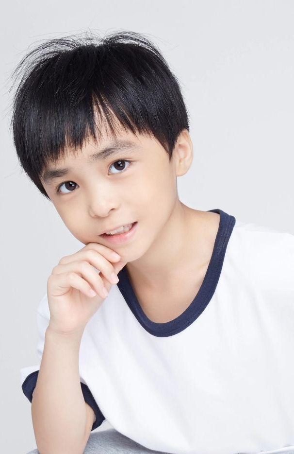 可惜小子秋的饰演者李臻瑱这次缺席了,小尖尖和小凌霄都喊话小子秋说