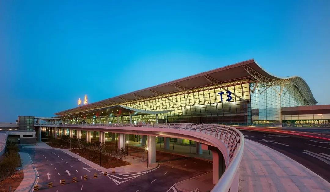 换乘方式:咸阳机场下飞机后乘坐机场大巴或地铁4号线倒2号线至城北