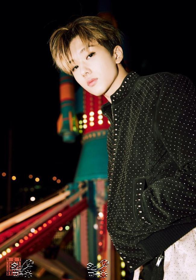 2002年5月7日出生的房艺谈,目前就读首尔公演艺术高中,不久前刚刚结束