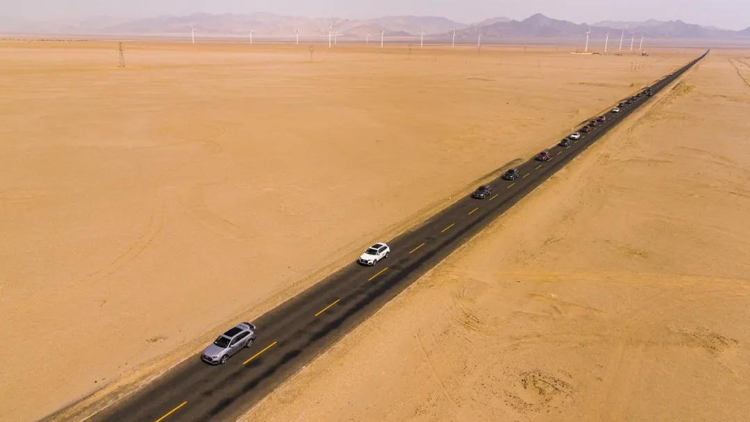 穿越戈壁无人区探秘阿克塞石油小镇全新奥迪q7探索之旅