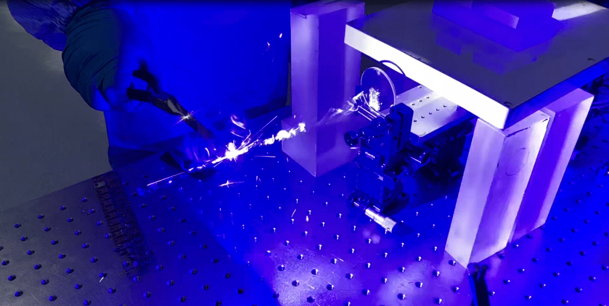 激光界红利工业级蓝光半导体直接输出激光器全球限量免费申领