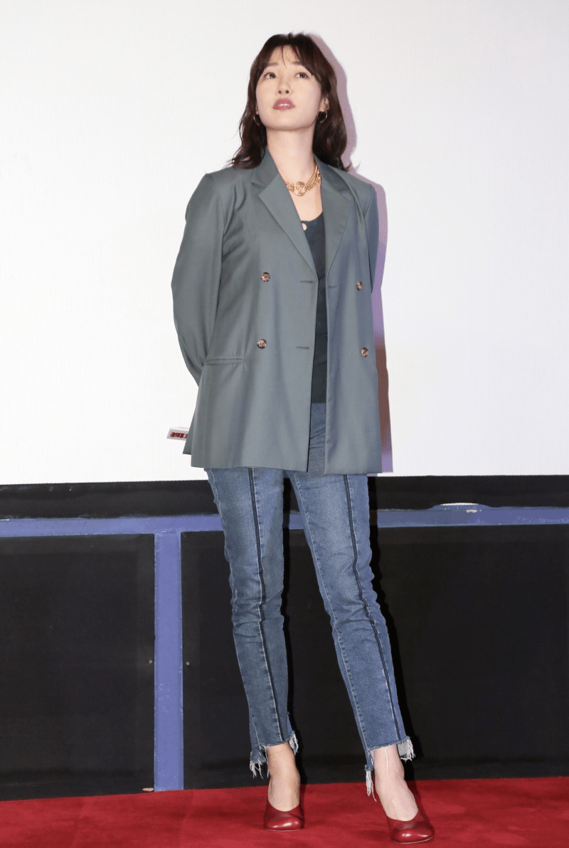 白百何片场照曝光化了妆还憔悴身材发福一股子大妈味