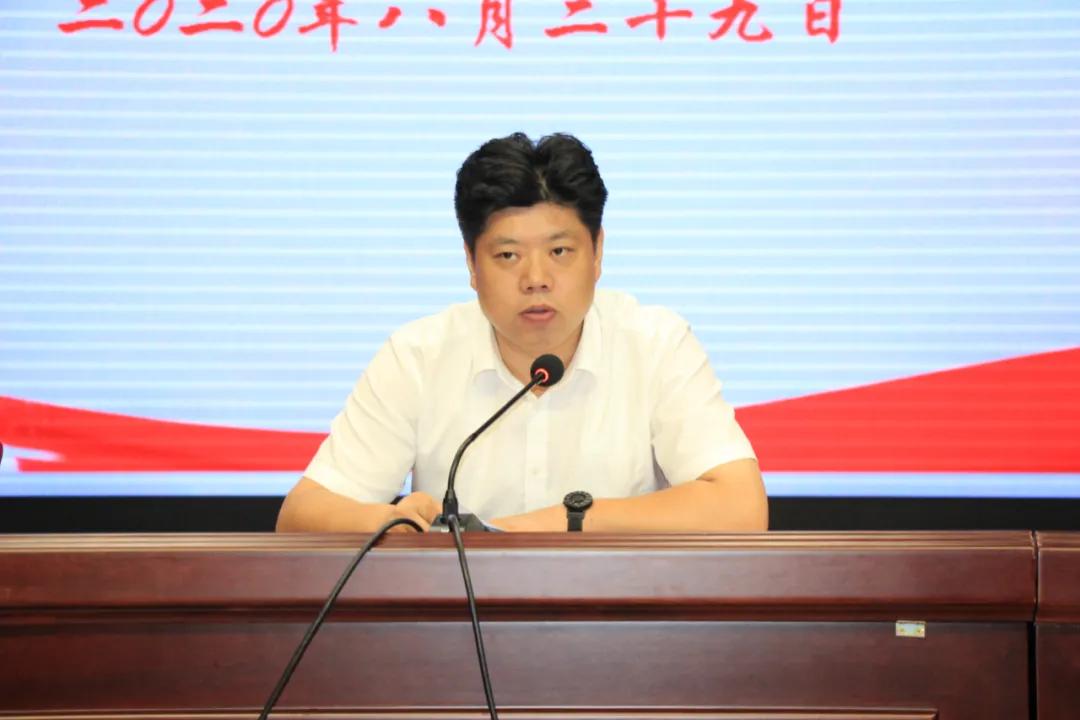 会上,镇党委书记刘成亮明确了"国测"迎查工作的重要性,再次强调了重点