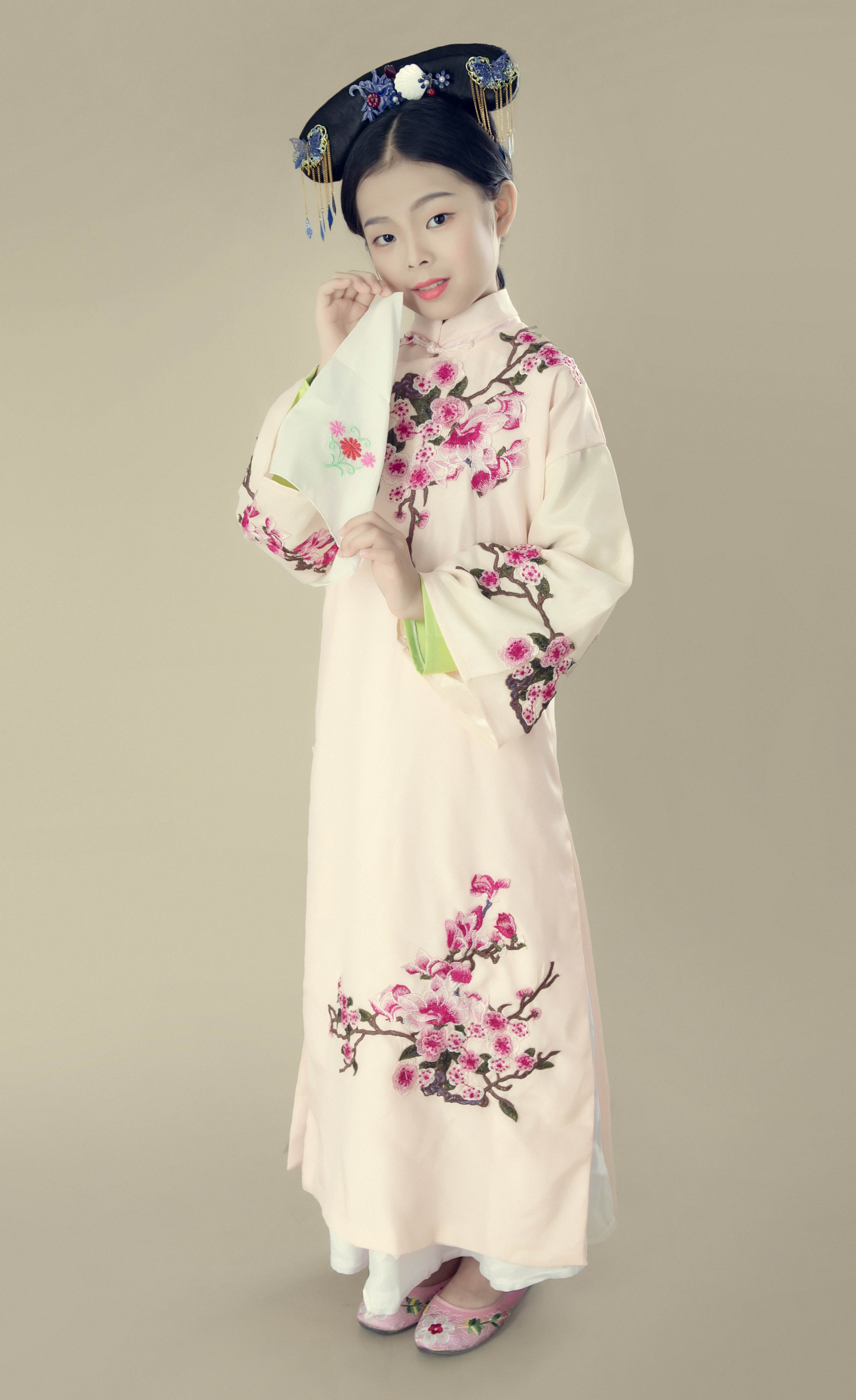 童星刘铭玥10岁古装写真格格风来袭