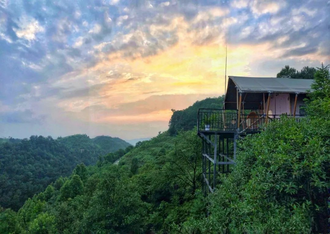 中秋国庆长假来庞艺蓝莓世界浪啊~~超美主题悬崖帐篷 烧烤欢乐趴 很多