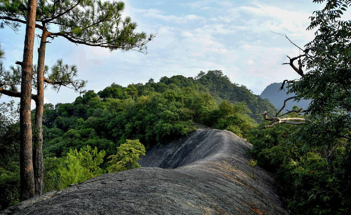 福建被忽略的一座山,是福建省最大的火山岩地貌风景区,不要门票
