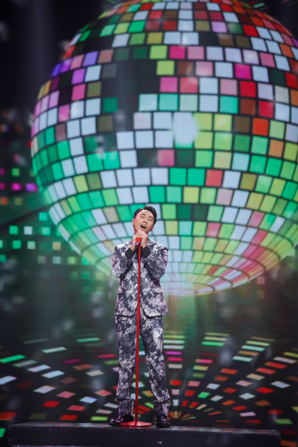 《流淌的歌声》第二季完美收官 陈乐基重演粤语金曲引爆全场