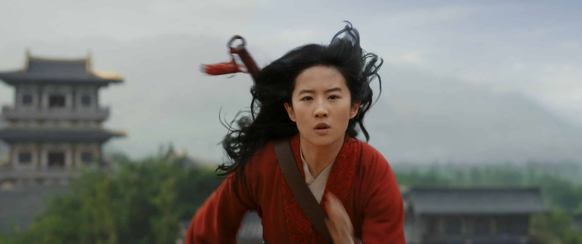 《花木兰》评分从7.8降到4.7,迪士尼更加自信了还是迷失了?