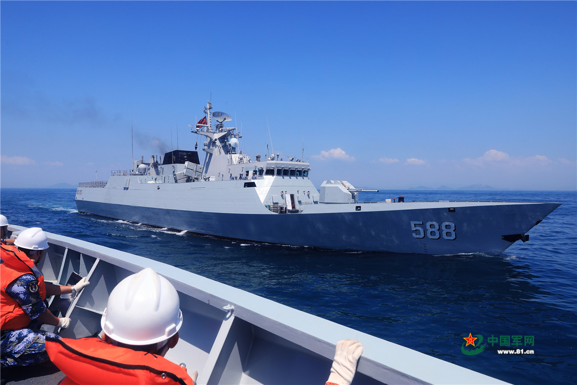 潮州舰泉州舰海上编队实战化训练海空联合出击场面壮观