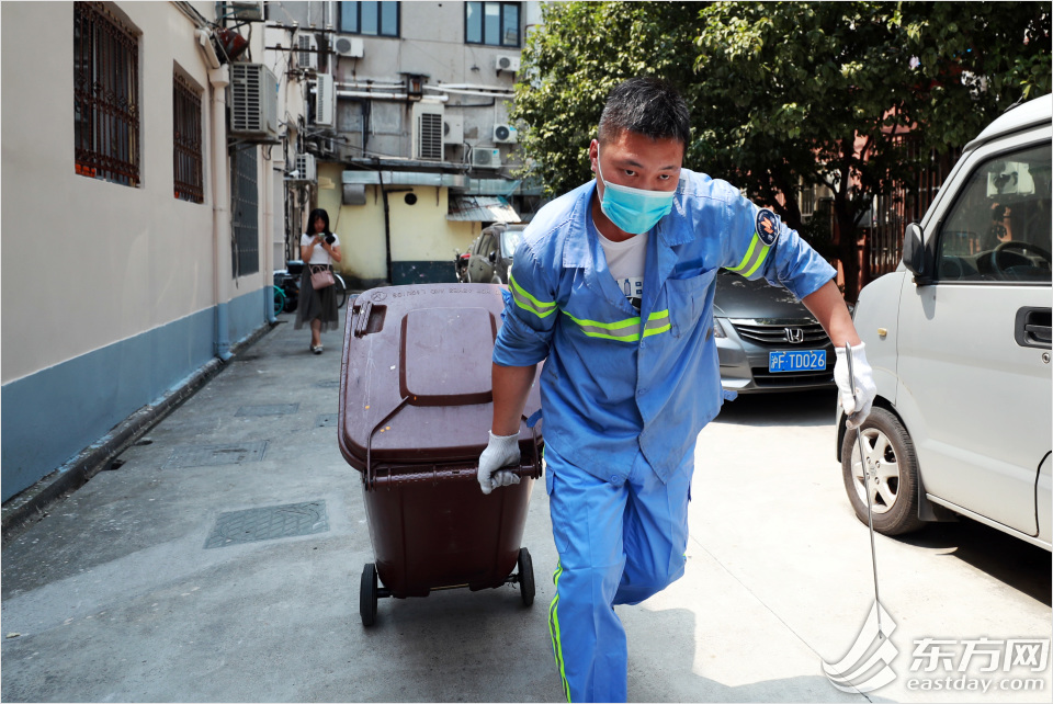 辛勤餐厨垃圾收运员有欣喜