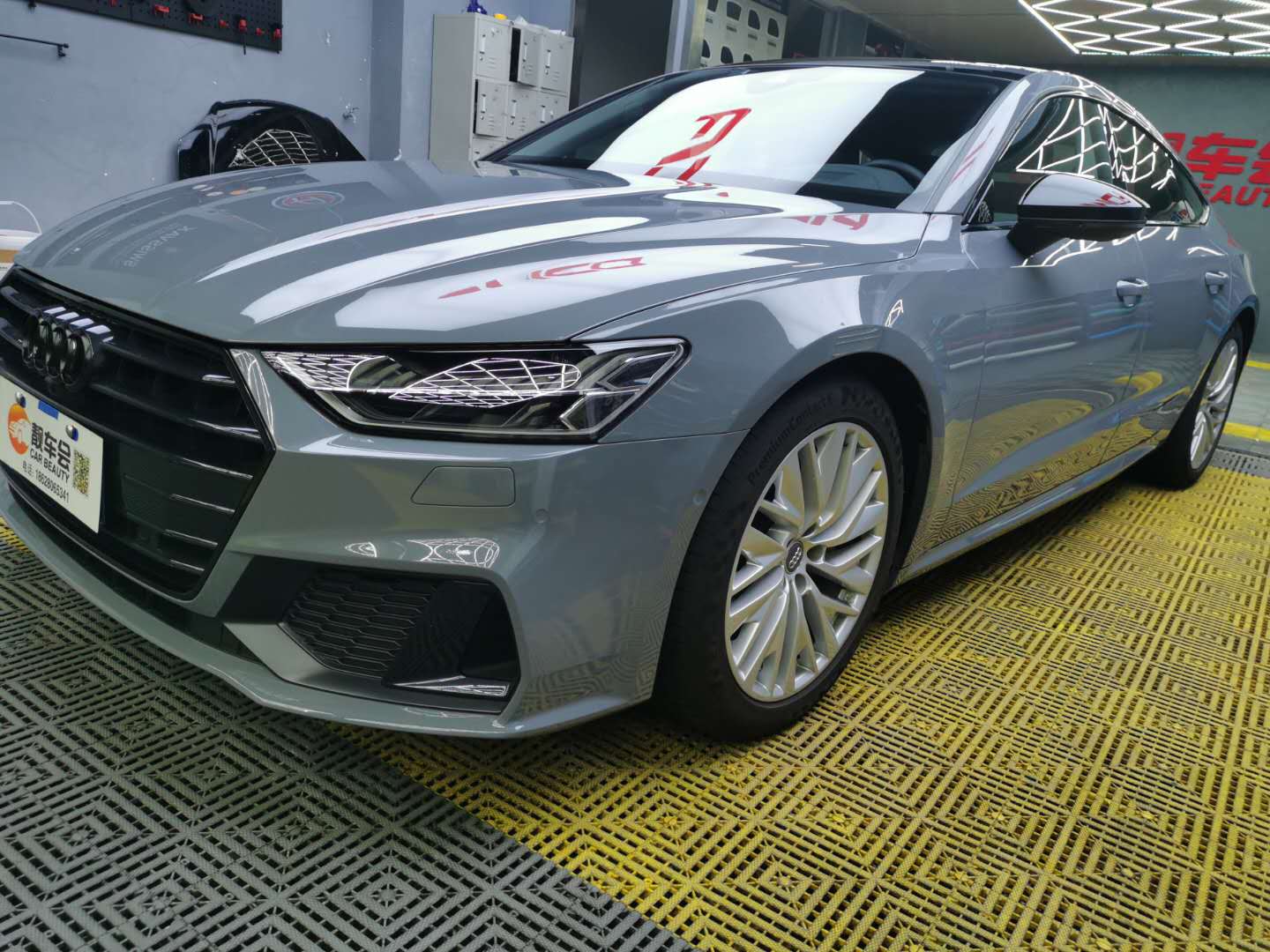 成都靓车会奥迪a7车身改色贴膜水晶纳多灰